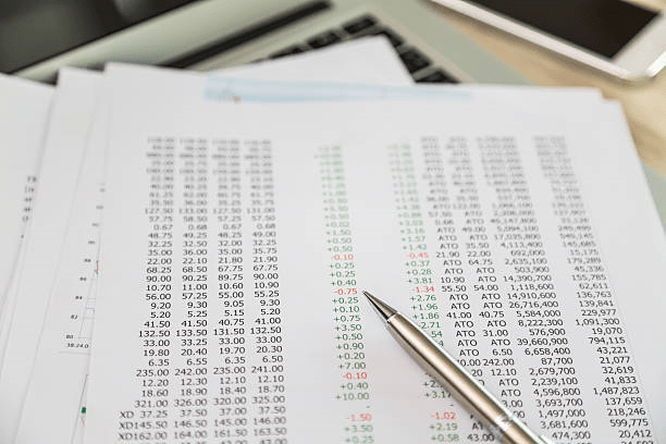 Mastering Hotel Report Consolidation: Traditional vs. Simplified Approaches